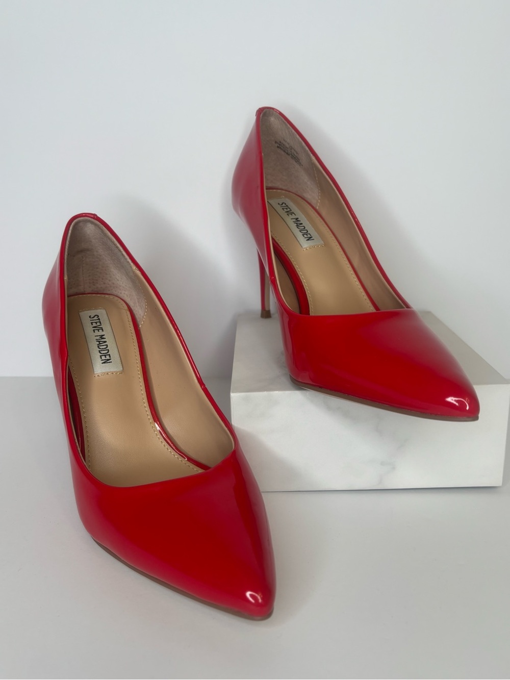 Steve Madden Red Patent Pointed-Toe Stiletto Pumps Size 7 - Picture 3 of 12